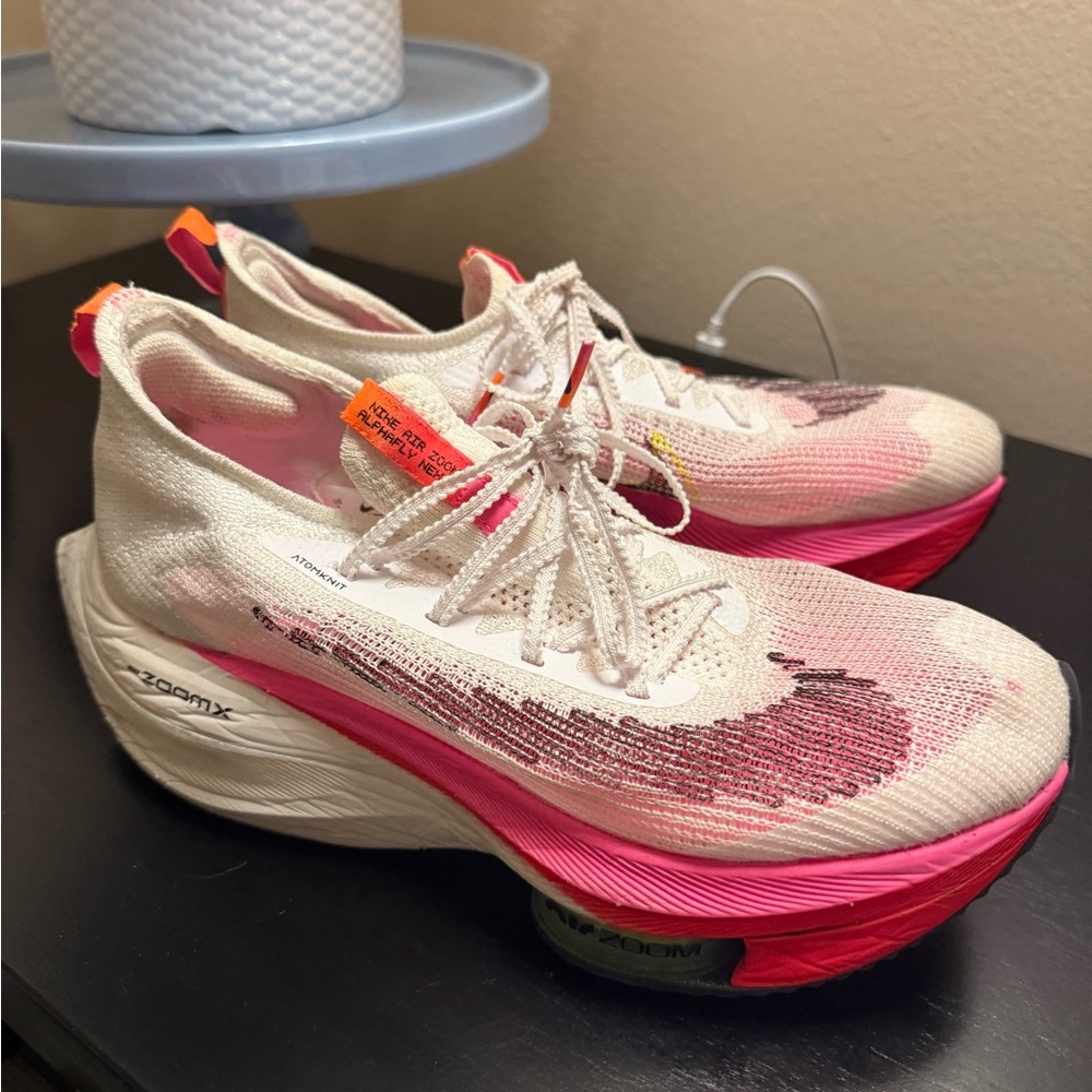 Nike Women's Athletic Shoes - White and Pink